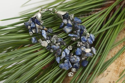 Bracelet perles rocaille Bijou fait main lazurite mauve Accessoire femme - MADEheart.com