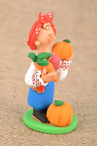 Figurine Cossack woman with vegetables - MADEheart.com
