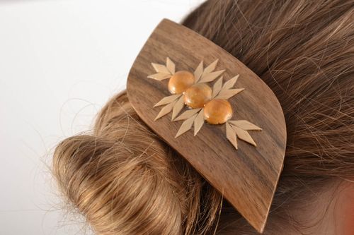 Fermaglio per capelli fatto a mano di legno accessorio da donna originale - MADEheart.com