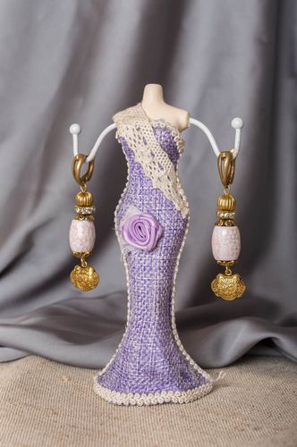 Handmade designer latten dangling earrings with pink agate stone beads - MADEheart.com