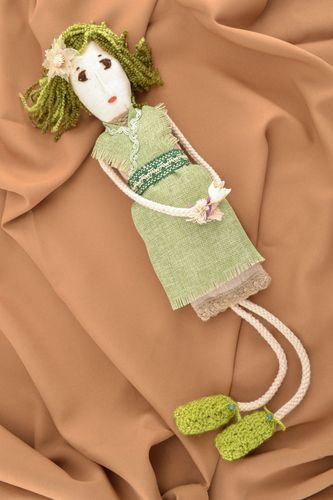 Brinquedo macio artesanal Ninfa da floresta - MADEheart.com