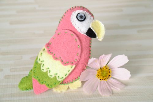 Childrens brooch Parrot - MADEheart.com