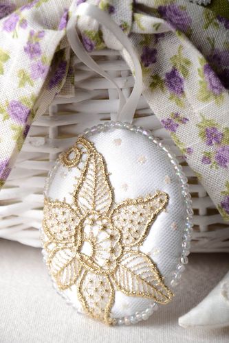 Handmade Deko für Weihnachten Wohn Accessoire Tannenbaum Schmuck weiß  - MADEheart.com