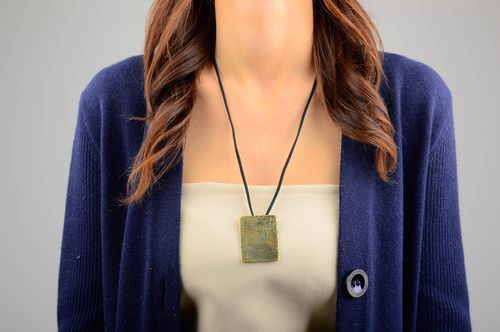 Damen Schmuck handmade Modeschmuck Anhänger mit Schnur Messing Schmuck - MADEheart.com