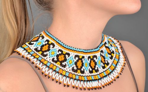 Handmade beaded necklace - MADEheart.com