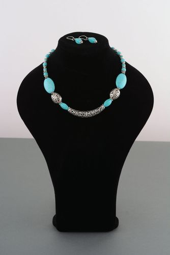 Necklace and earrings made of turquoise - MADEheart.com