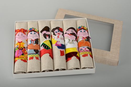 Ensemble de napperons faits main avec application 6 pièces - MADEheart.com
