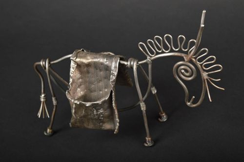 Kleine Figur handgefertigt Dekoration für Tisch Dekofigur aus Metall originell - MADEheart.com