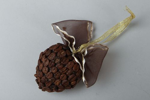 Pingente de interior de grãos de café - MADEheart.com