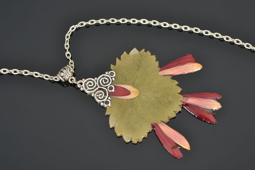 Colgante artesanal en la cadena larga - MADEheart.com