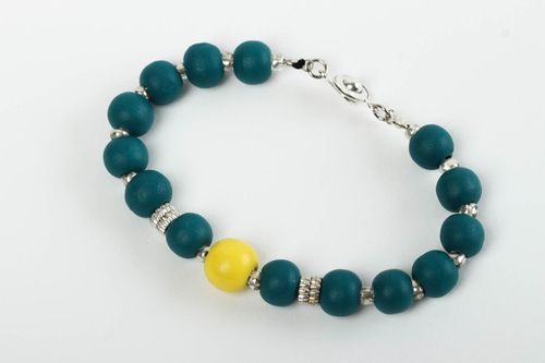 Pulsera de madera hecha a mano regalo original brazalete artesanal color azul - MADEheart.com