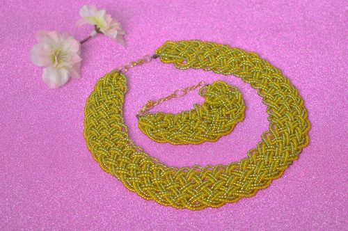 Stylish handmade beaded necklace beaded wrist bracelet fashion trends for her - MADEheart.com