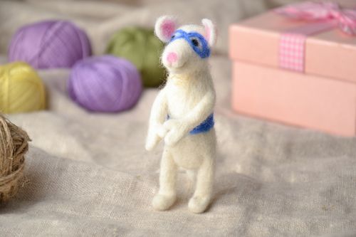 Decorative felt toy in the shape of mouse - MADEheart.com