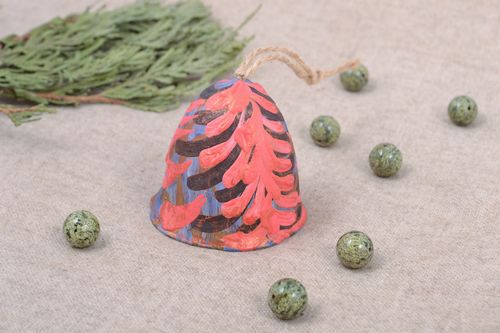Petite cloche en terre cuite multicolore à motif colorants acryliques faite main - MADEheart.com
