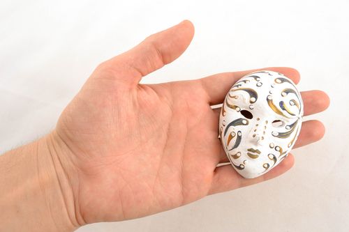 Imán cerámico para refrigerador con forma de máscara de souvenir - MADEheart.com