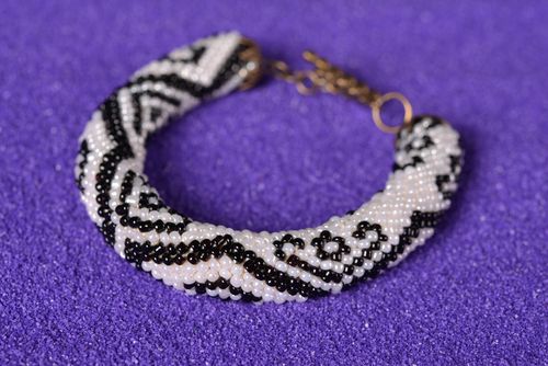 Handmade bracelet beaded jewelry wrist bracelet fashion accessories for girls - MADEheart.com