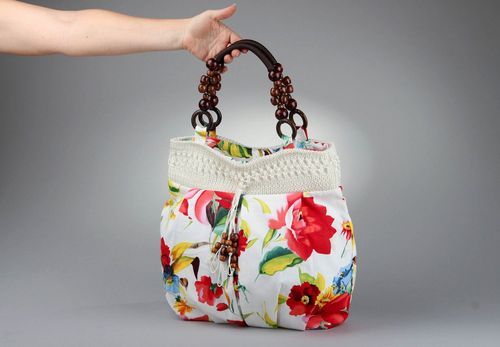 Womans bag with floral picture - MADEheart.com