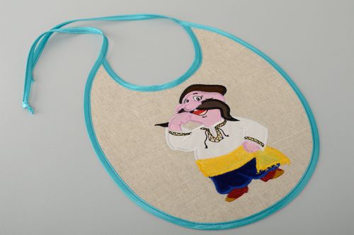 Handmade embroidered linen bib for boy - MADEheart.com