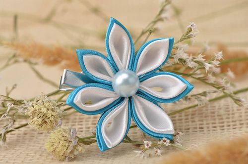Zarte blaue Blume Haarspange handgemachter Schmuck Accessoires für Mädchen Atlas - MADEheart.com