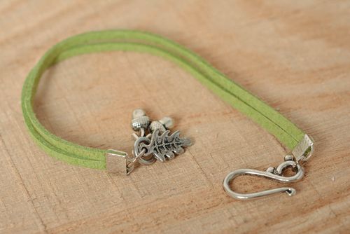 Bracelet vert clair Bijou fait main 2 rangs breloque daim Cadeau pour femme - MADEheart.com