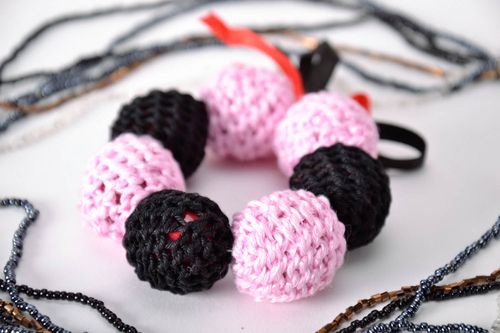 Crocheted round bracelet - MADEheart.com