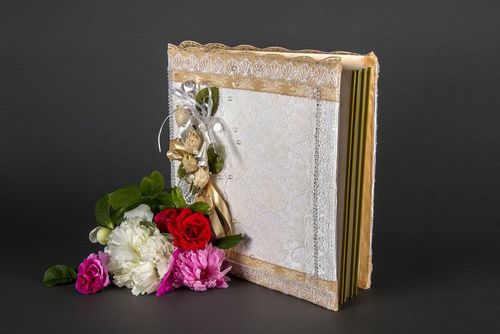 Álbum de fotos de casamento com flores - MADEheart.com