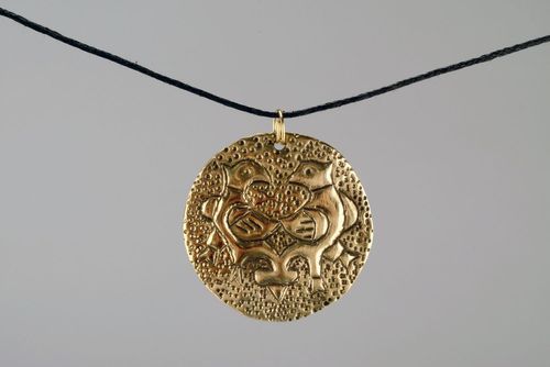 Pendant made of brass, gilding Birds - MADEheart.com