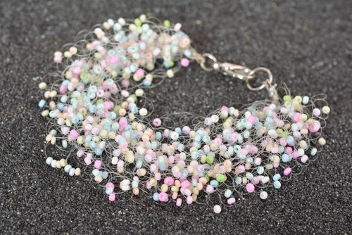 Handmade Damen Armband Ethno Schmuck Designer Accessoire hell einzigartig schön - MADEheart.com