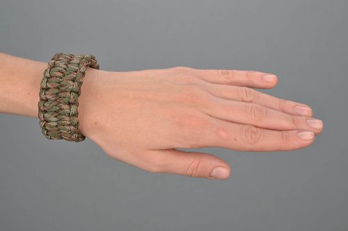 Bracelet en paracorde couleur kaki fait main - MADEheart.com