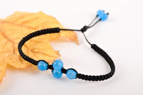 Makramee Armband handgefertigt Geschenk für Frauen Designer Accessoire - MADEheart.com