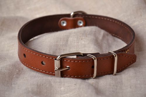 Brown leather dog collar - MADEheart.com