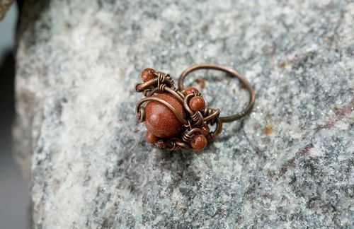 Copper ring with gold-stone Gold sands - MADEheart.com