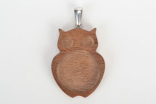 Petit pendentif en bois à décorer en forme de hibou fait main brun original - MADEheart.com