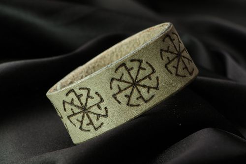 Pulsera ancha de cuero Solsticio - MADEheart.com