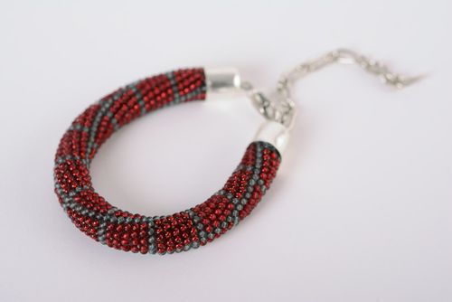Bracelet spirale en perles de rocaille fait main original rouge ornementé - MADEheart.com
