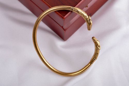 Beautiful handmade wrist bracelet designs metal jewelry best gifts for her - MADEheart.com