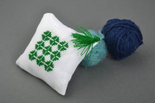 Handmade pin cushion sewing accessories embroidery supplies needle case  - MADEheart.com