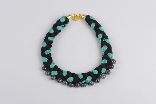 Collier textile Bijou fait main en forme de tresse design Cadeau original - MADEheart.com