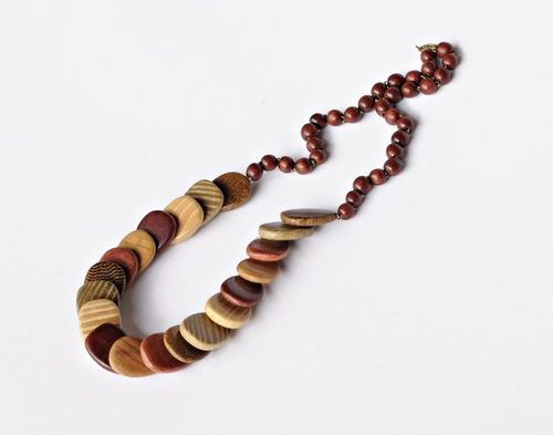 Wooden necklace - MADEheart.com