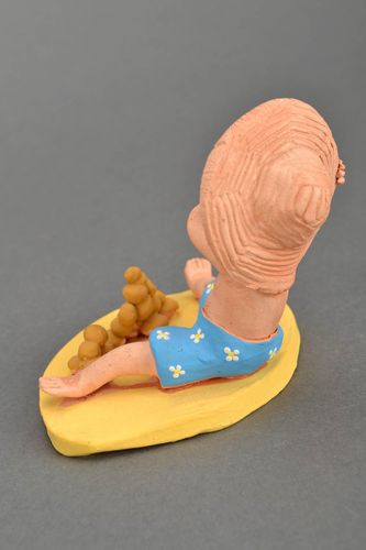 Statuina in ceramica fatta a mano figurina divertente souvenir di argilla - MADEheart.com