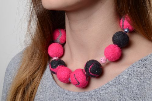 Bright pink and gray handmade wool ball necklace created using needle felting technique - MADEheart.com