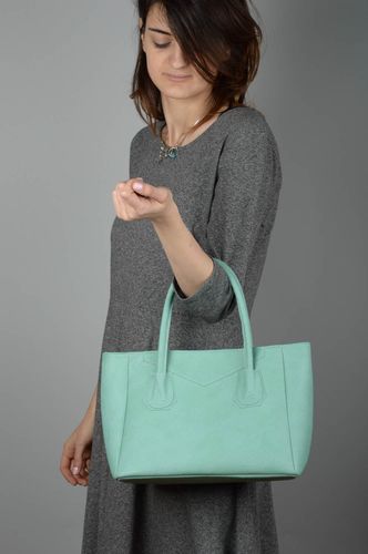 Tasche aus Kunstleder handmade Tasche für Frauen in Minzgrün Frauen Accessoire - MADEheart.com