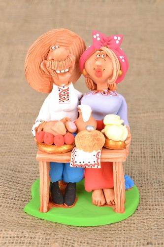 Clay statuette Meal - MADEheart.com