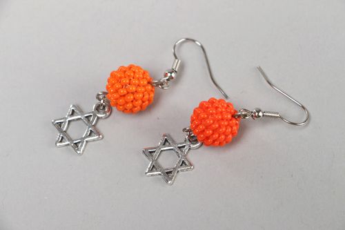Handmade orange beaded dangle earrings with metal charms Star of Judah  - MADEheart.com