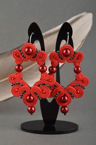 Pendientes hechos a mano rojos regalo original para mujer bisutería de moda - MADEheart.com