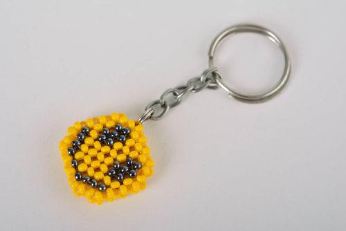 Porte clefs fait main Porte clés émoticône souriante jaune Cadeau pour enfant - MADEheart.com
