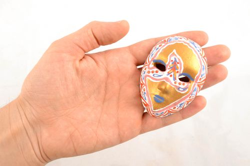 Maschera in ceramica piccola fatta a mano dipinta souvenir da parete originale  - MADEheart.com
