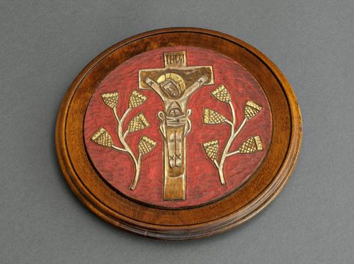 Decorative plate with an image of crucifix - MADEheart.com