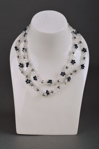 Collar de cristal de roca artesanal sobre la base de sedal de mujer chispa con negro - MADEheart.com