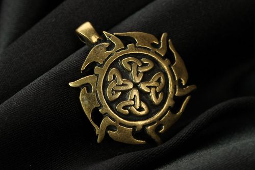 Colgante de bronce “Sol céltico” - MADEheart.com